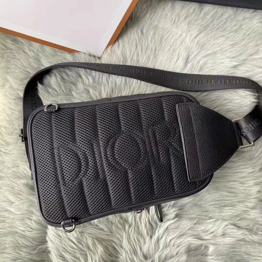 Dior Leather Shoulder Bag — photo 6