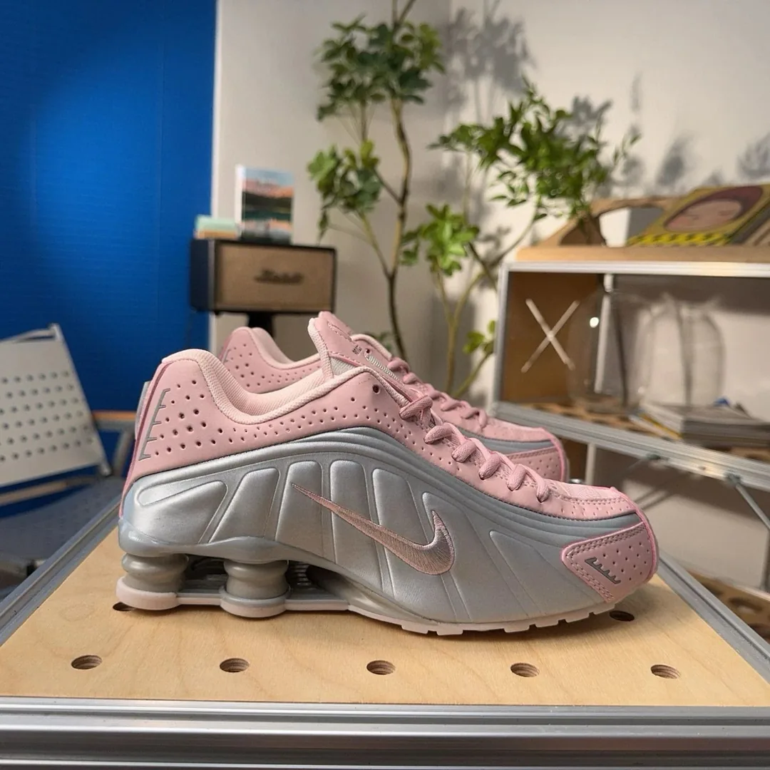Nike Shox R4 Blue Runners — photo 10