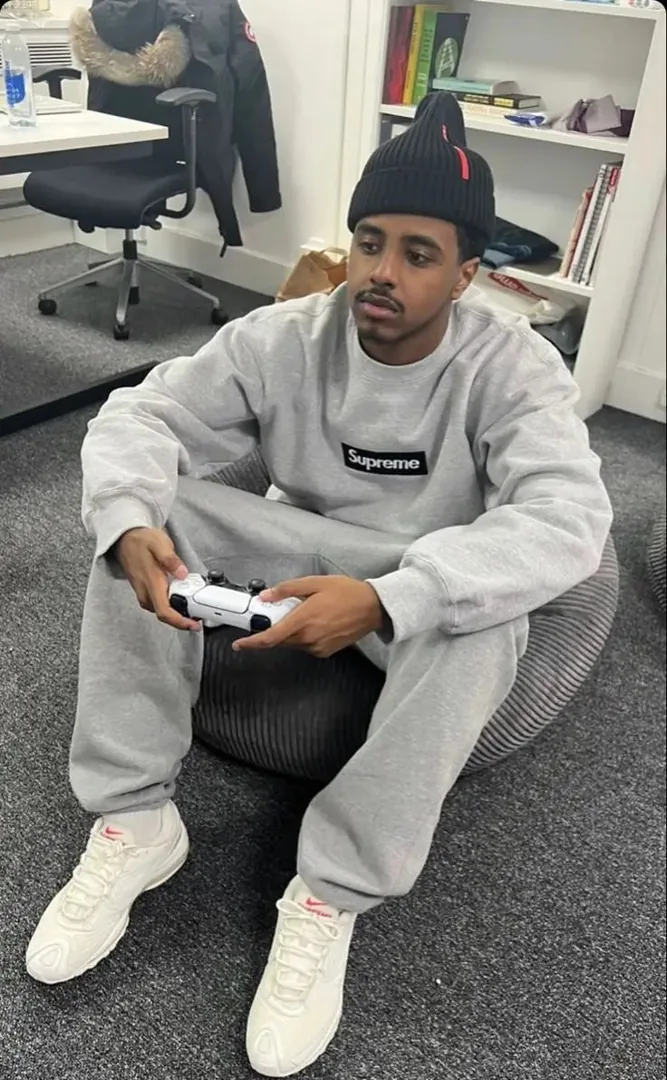 Autumn Winter Crewneck Sweatshirt — Photo 4