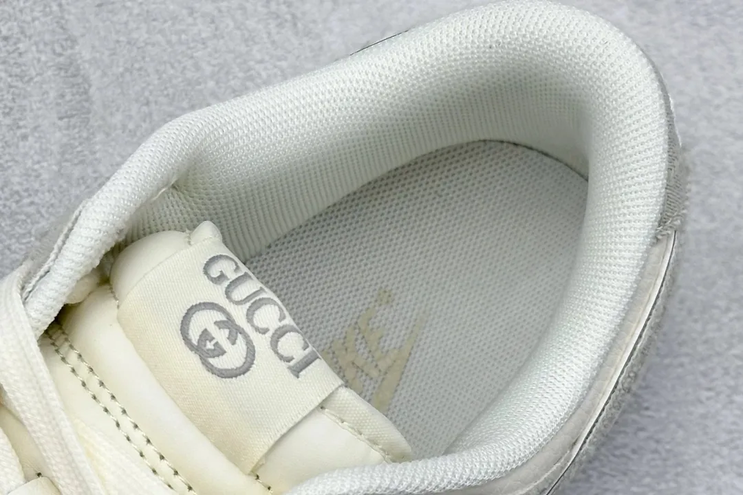 Nike Dunk Low Gucci Collab Top Sneakers — photo 8