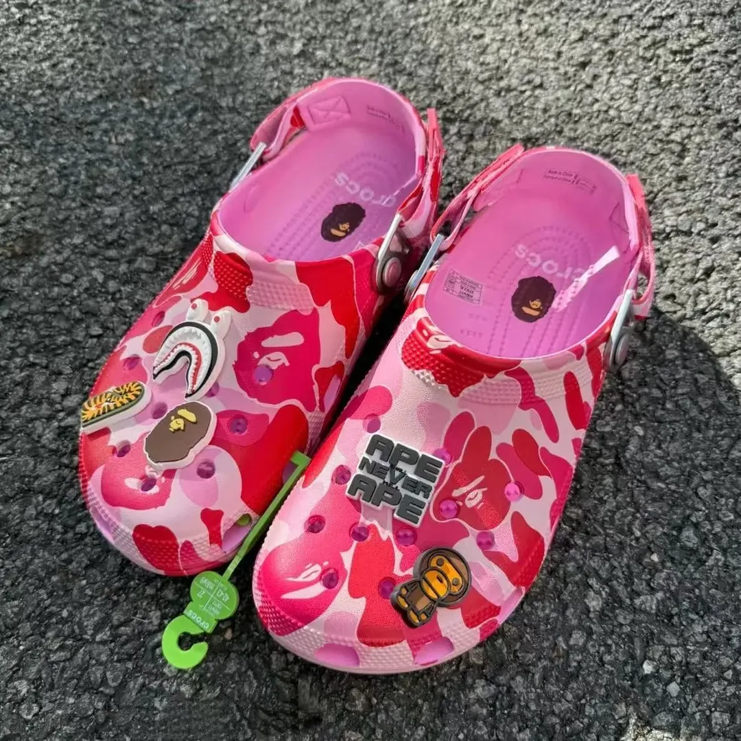 Black Clogs — Photo 4