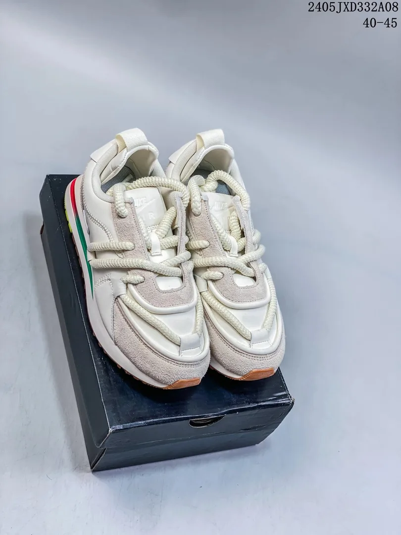 Nike Sacai Vapor Waffle White — Photo 2