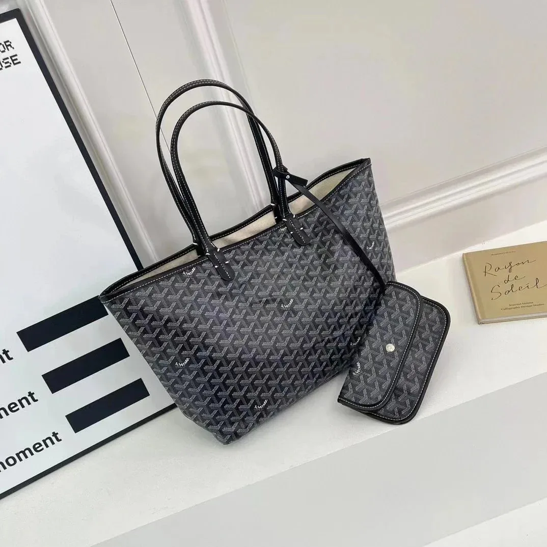 Everyday Shoulder Bag — Photo 11