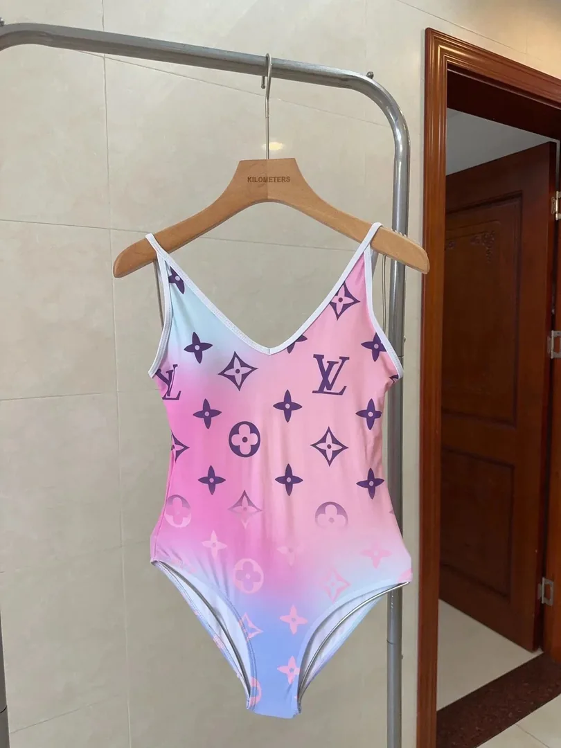 Swimsuit 009 — photo 12