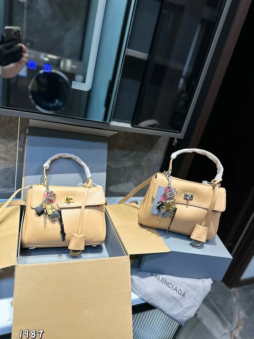 Balenciaga Rodeo Mini Leather Bag — Photo 2