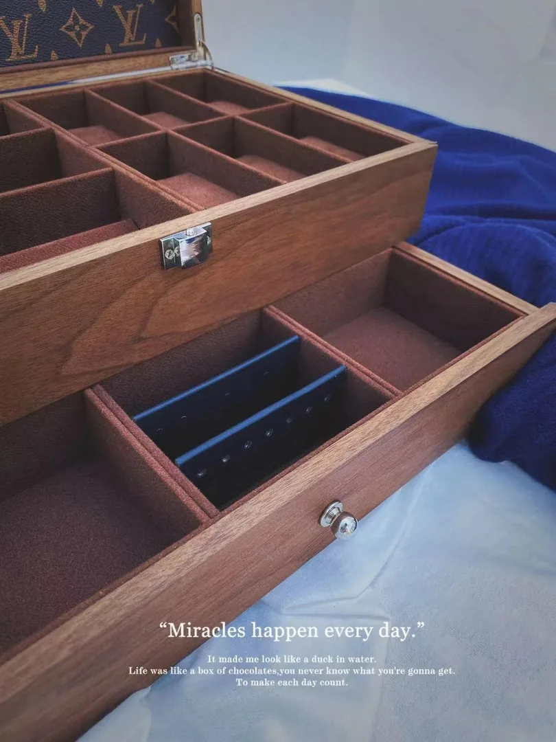 Louis Vuitton Monogram Jewelry Box — Photo 9