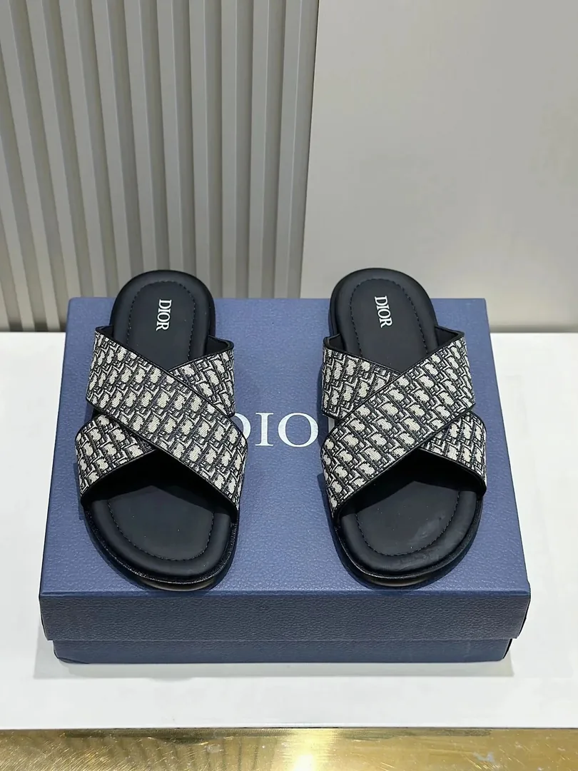 Dior Oblique Logo Slide Sandals Collection — Photo 5