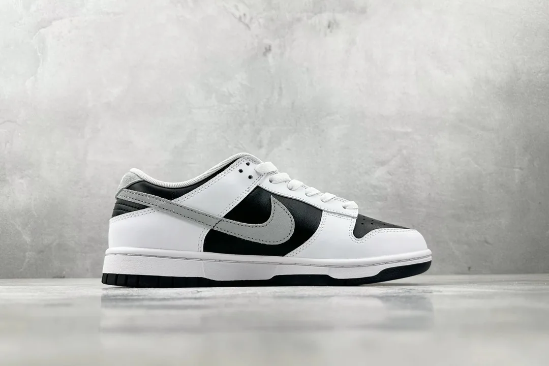 Nike Dunk Low Reverse Panda 2.0 — photo 2