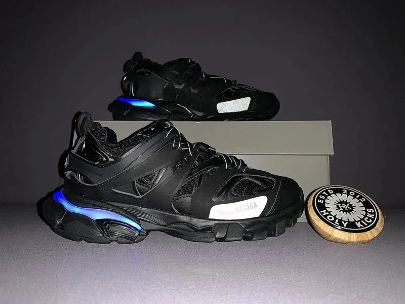 Balenciaga Track Beige Low-Top Sneakers — Photo 6