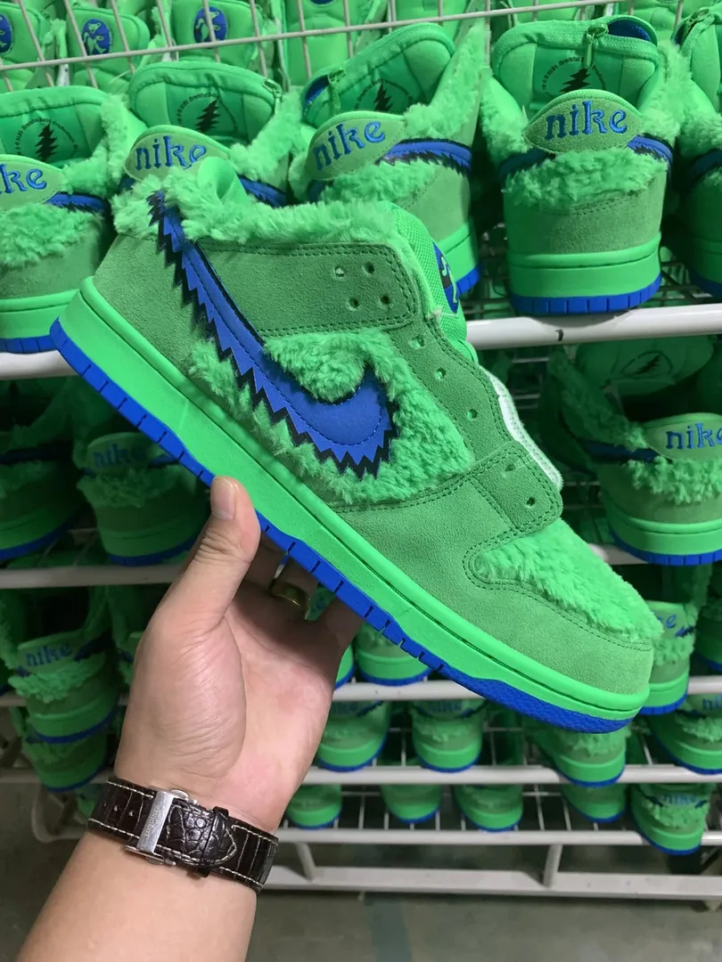 Nike SB Dunk Low Grateful Dead Dancing Bears — Photo 10