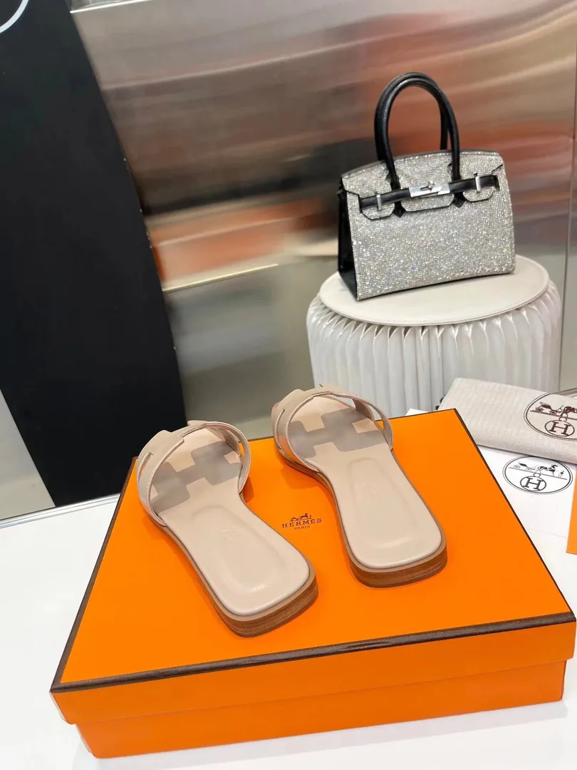 Hermes Slides — Photo 5