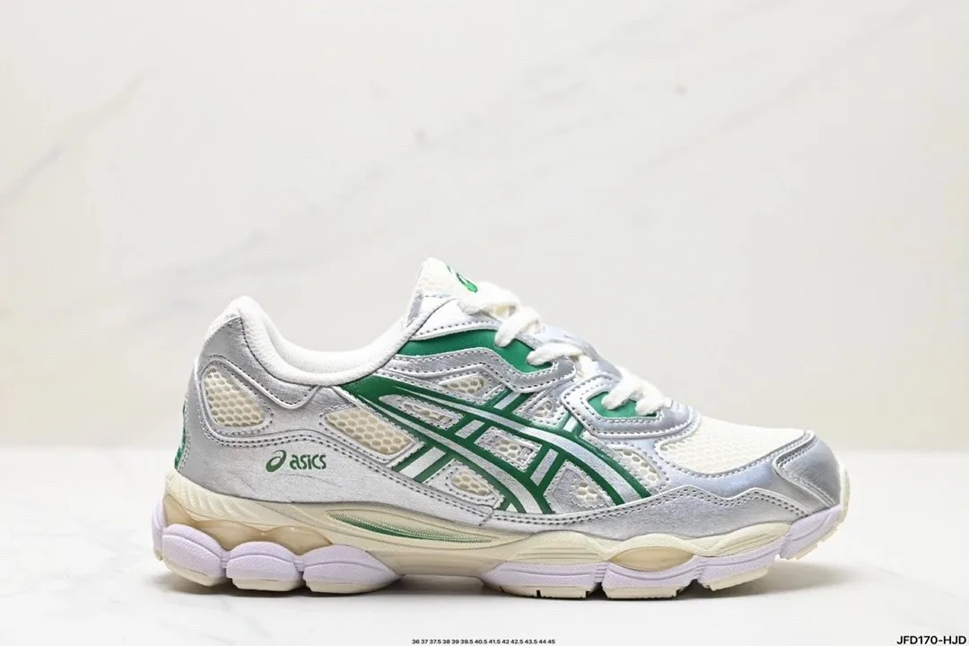 Asics Gel-Kayano 14 Black Athletic Trainers — Photo 9