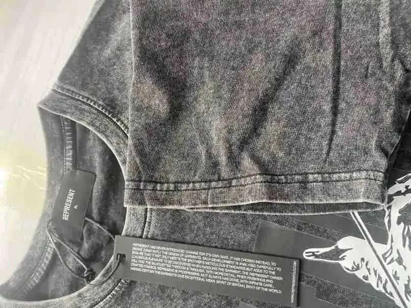 Print T-Shirt — Photo 13