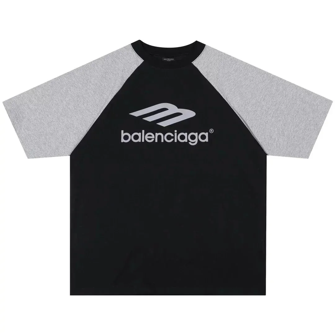 Balenciaga T-Shirt — Photo 10