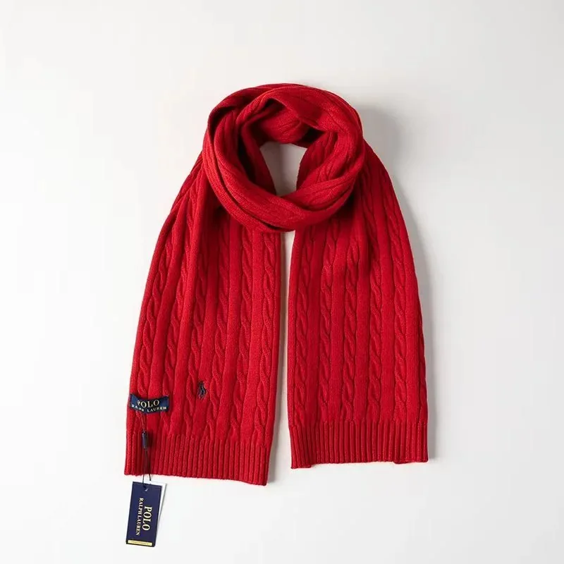 Wool Knit Beanie And Scarf — Photo 12