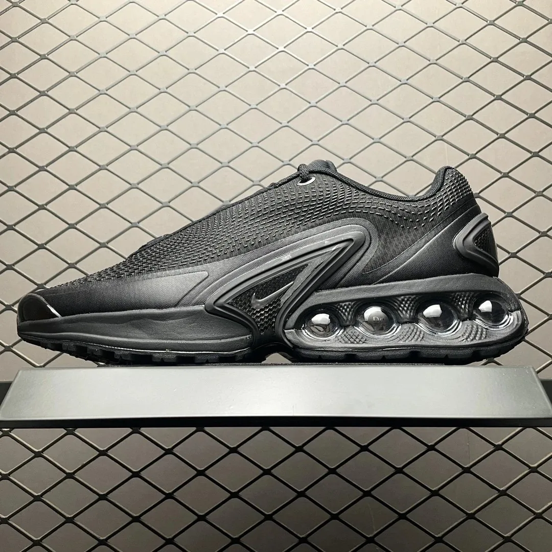 Nike Air Max Dn Solid Black Low-Top Trainers — QC