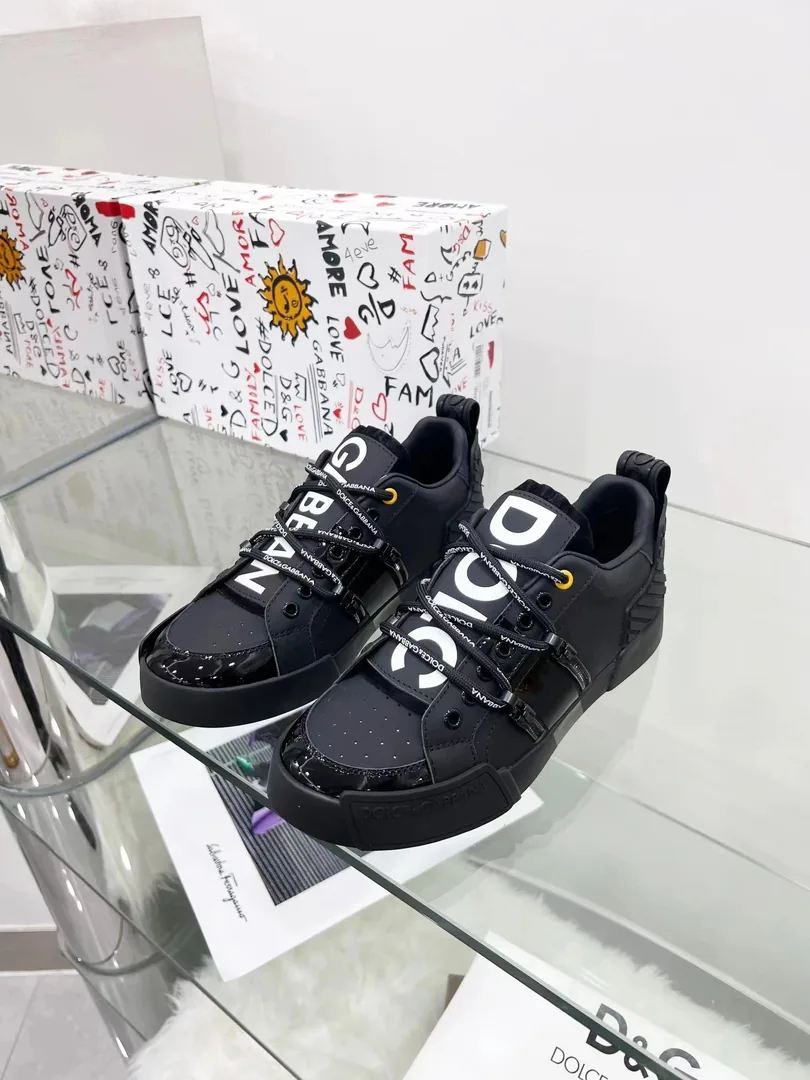 Dolce & Gabbana & White Sneakers — Photo 5