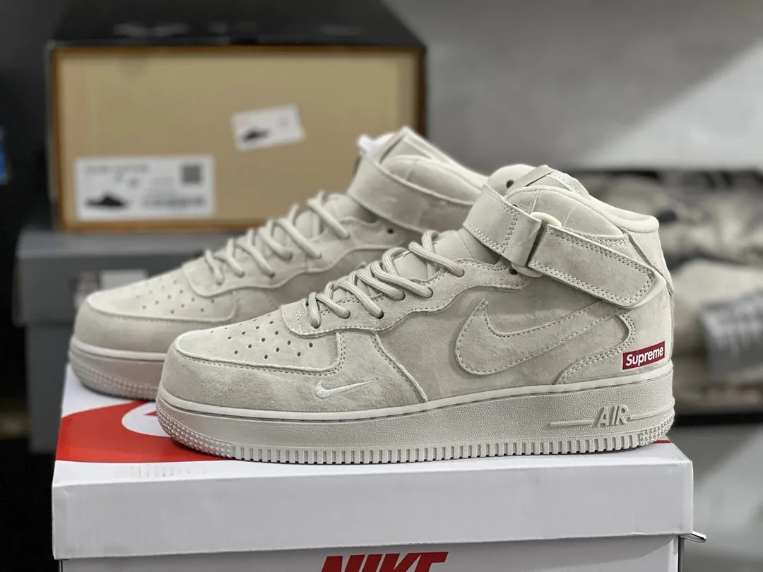 Air Jordan 1 Box Logo — Photo 11