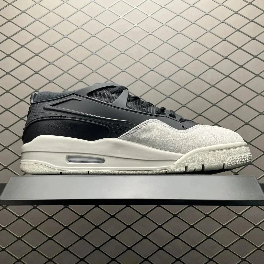 Jordan 4 RM Grey Low-Top Trainers — photo 6