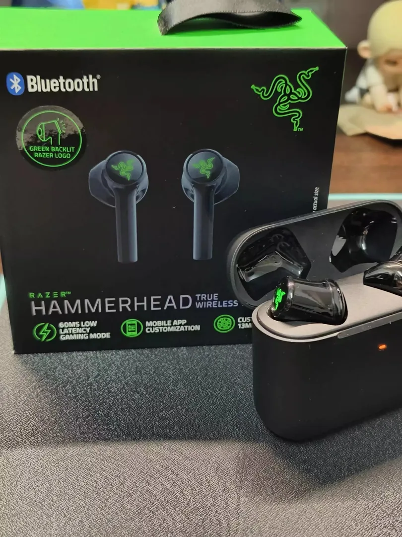 Razer Hammerhead Wireless Earbuds — Photo 2