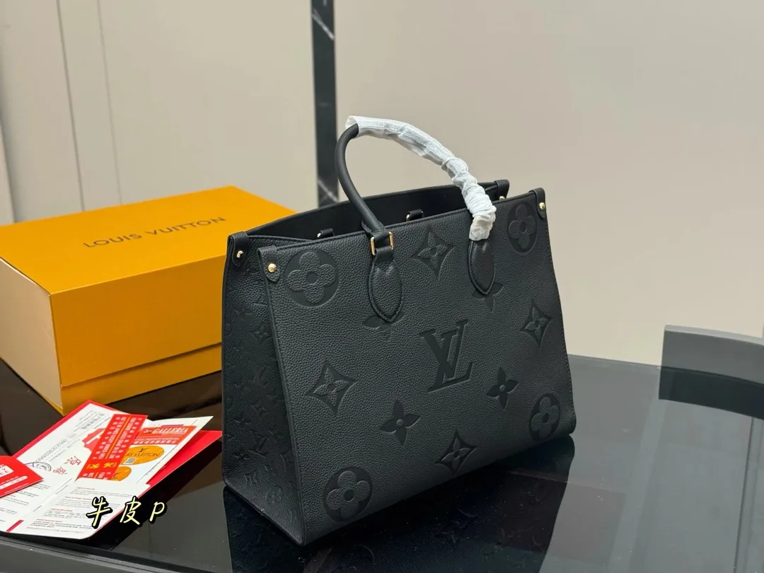 Louis Vuitton OnTheGo Leather Tote — photo 8