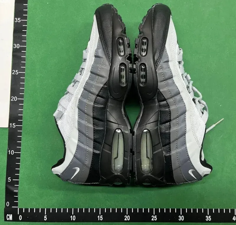 Nike Air Max 95 Classic — Photo 14