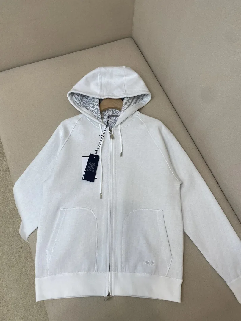 Warm Hoodie — Photo 4