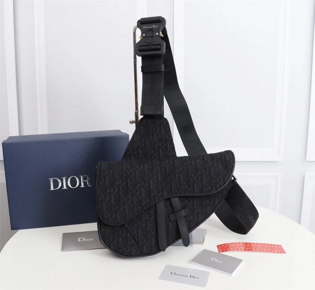 Dior Saddle Grained Leather Crossbody Bag — photo 2