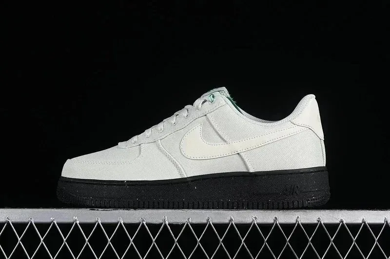 Nike Air Force 1 Low — QC