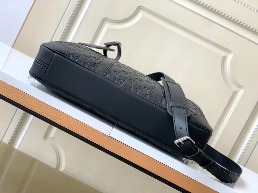 Louis Vuitton Black Monogram Briefcase — Photo 13
