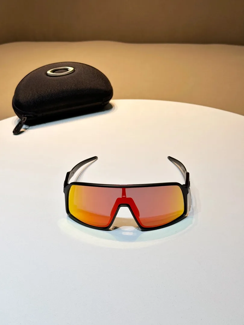 Polarized Lightweight Cycling Sunglasses — Photo 7