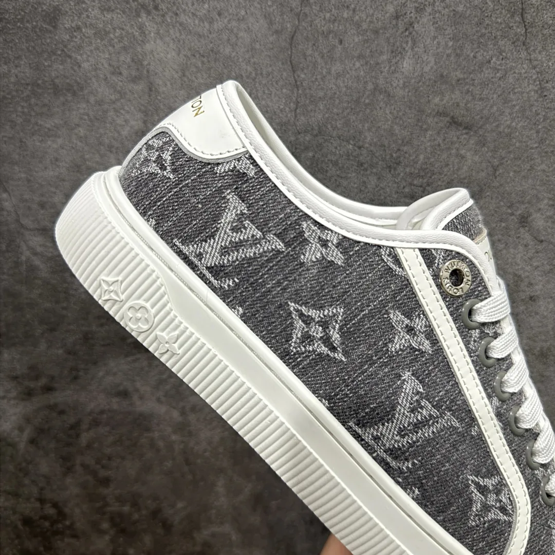 Louis Vuitton Lagoon Colorway Sneakers — photo 9