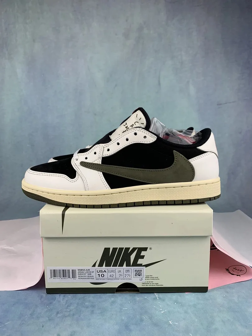Jordan 1 Low Green Top Trainers — QC