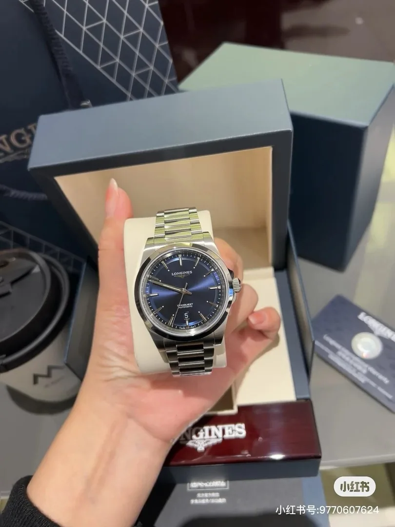 Classic Series Watch — Photo 12
