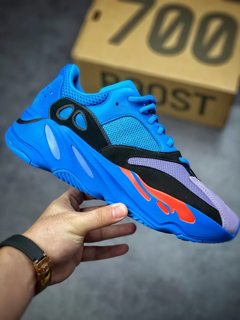 Adidas Yeezy Boost 700 — photo 5
