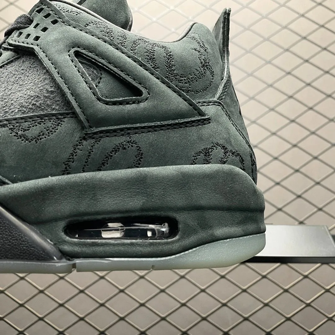 Air Jordan 4 Kaws Grey — Photo 6