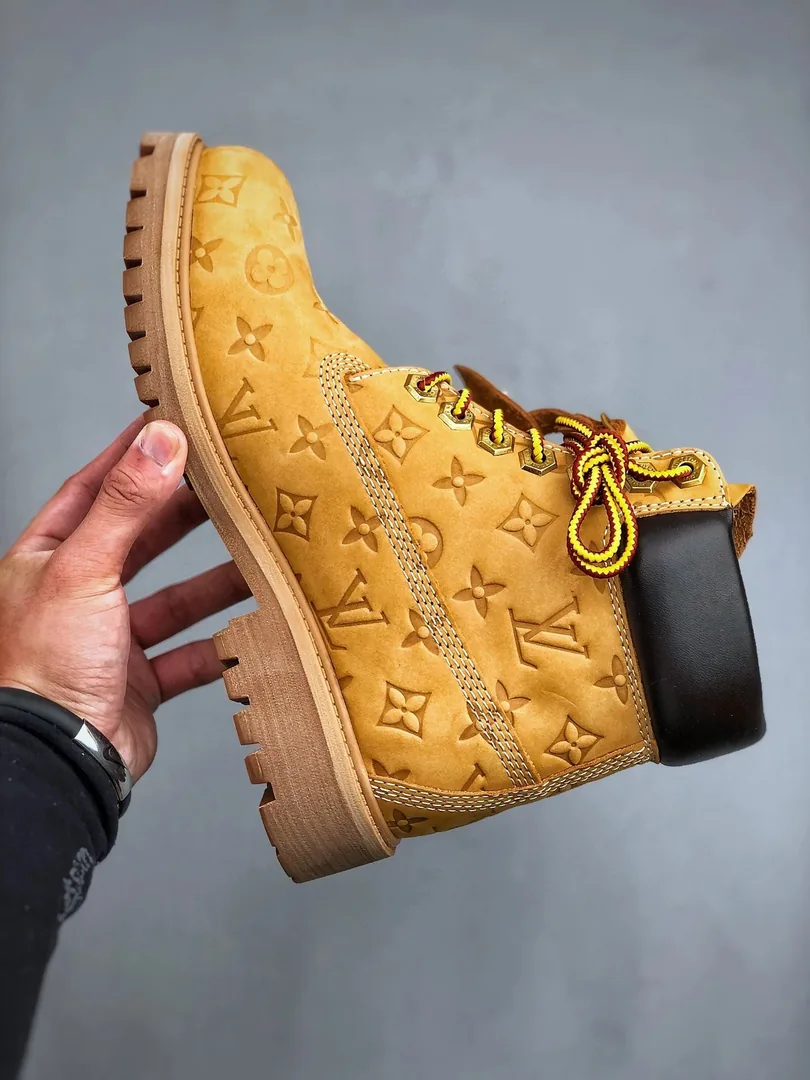 Louis Vuitton LV x Timberland Boot White Grey Print Sneakers — QC