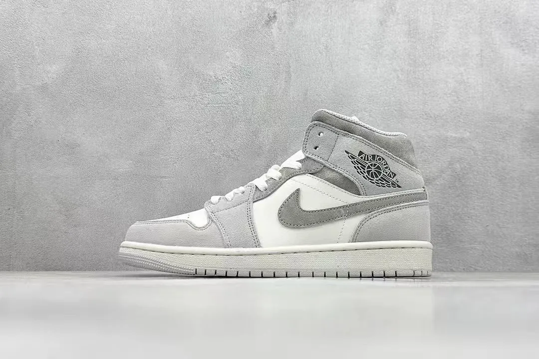 Air Jordan 1 Mid Grey Sail