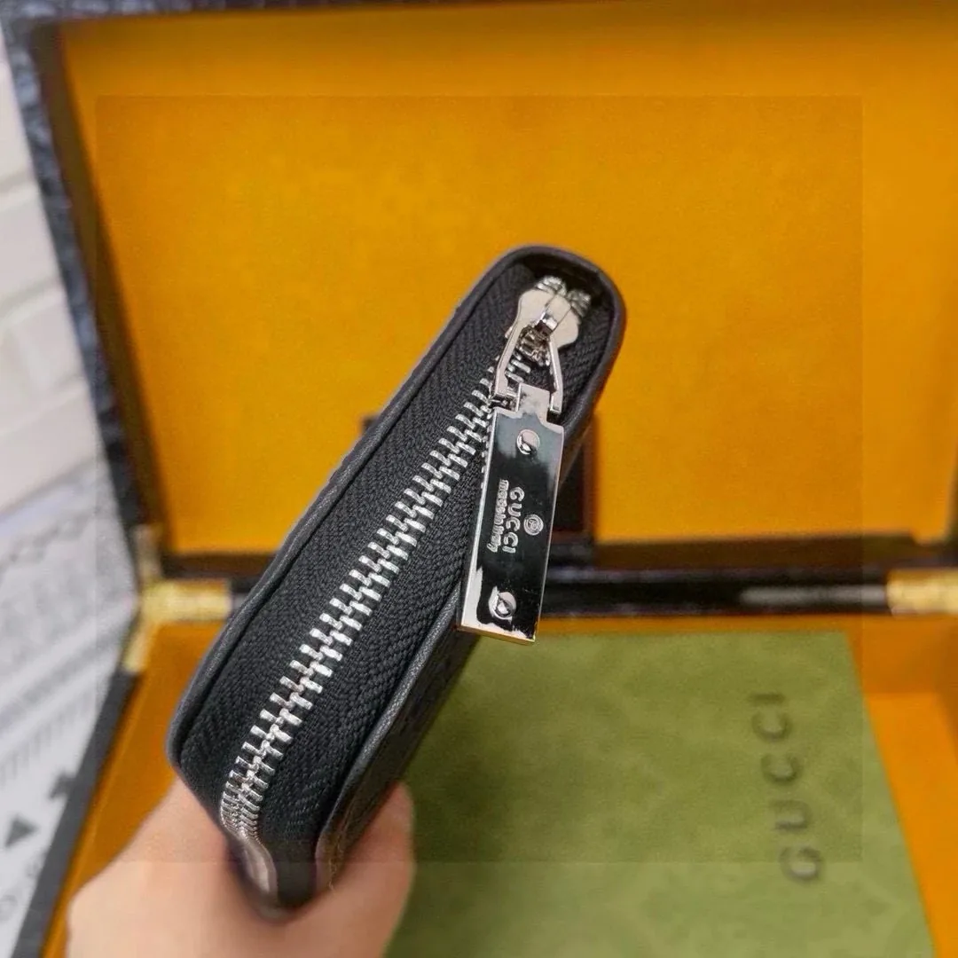 Gucci Leather Wallet — Photo 14
