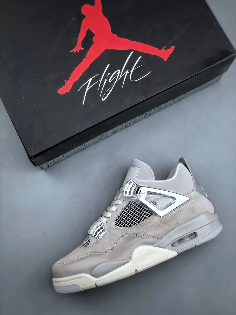 Air Jordan 4 Frozen Moments — photo 5