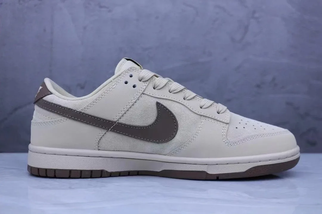 Louis Vuitton LV x Nike Dunk Low Brown Anniversary Top Sneakers — Photo 15