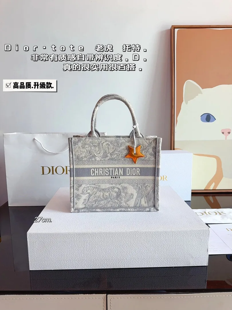 Dior Leather Tote Bag — Photo 13