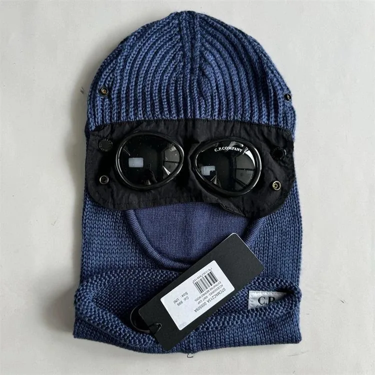 CP Company Goggle Beanie — Photo 11