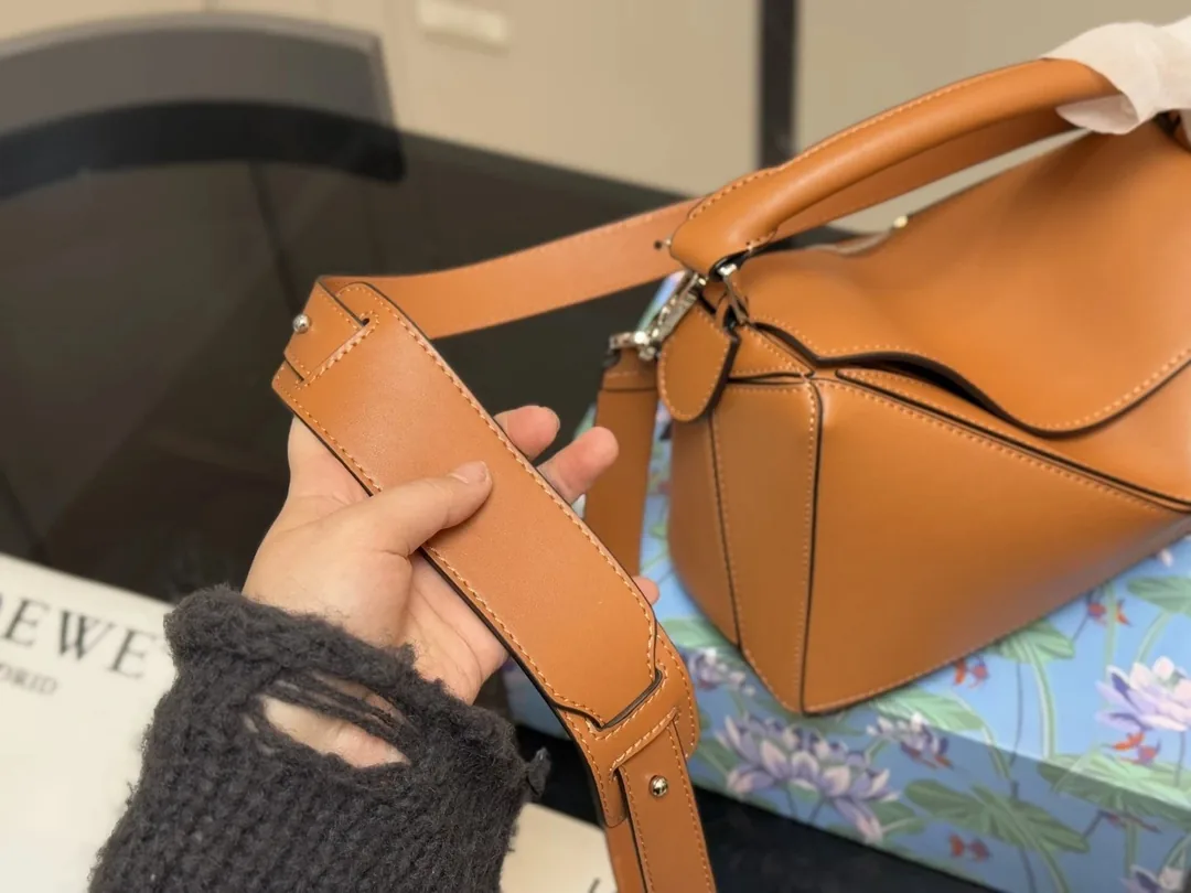 Loewe Puzzle Edge Leather Bag — Photo 7