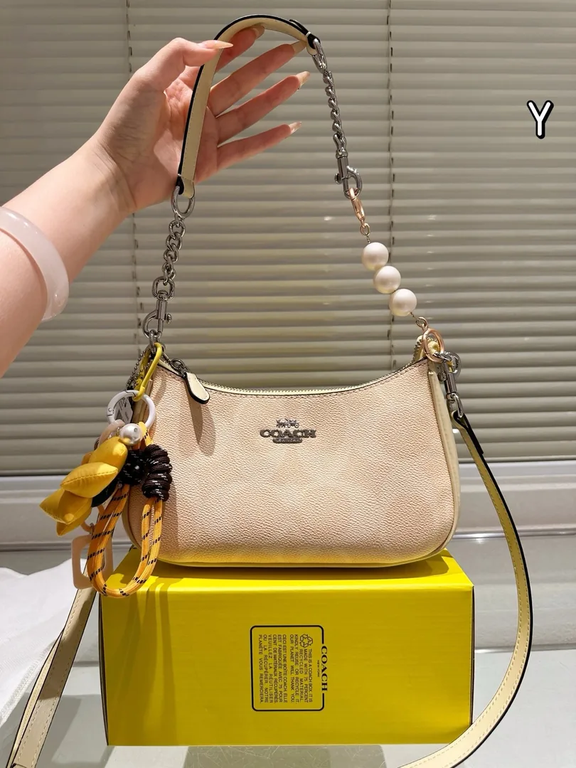 Coach Teri Shoulder Bag — photo 4