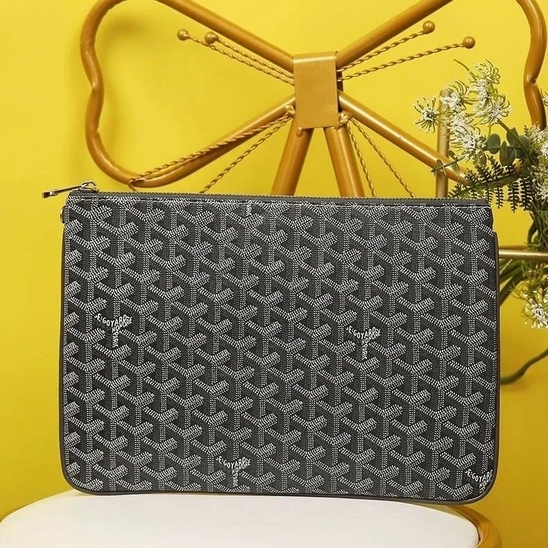 Goyard Clutch Card Wallet — QC