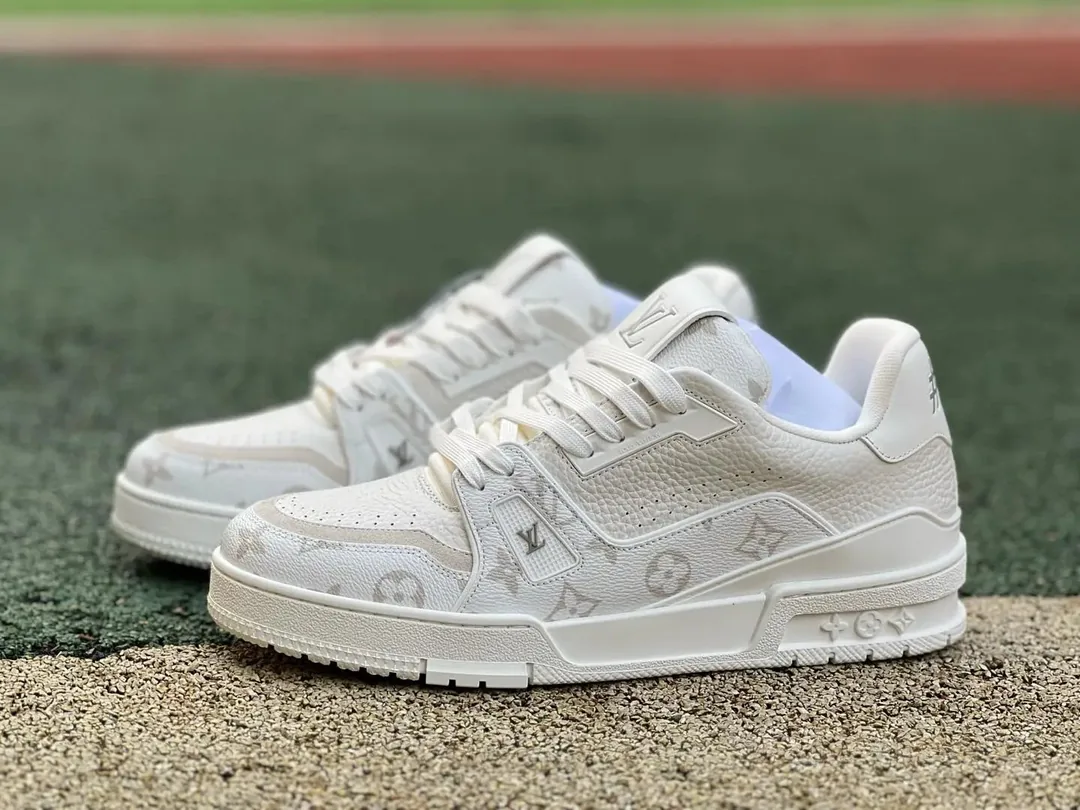 Louis Vuitton LV Trainer Grey Embossed Monogram Trainers — photo 5