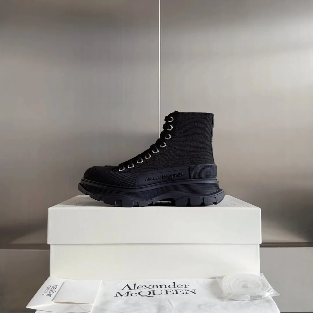 Alexander McQueen Tread Slick White Sneakers — Photo 4