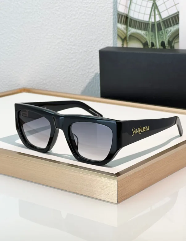 Saint Laurent SL M140 Sunglasses — Photo 12