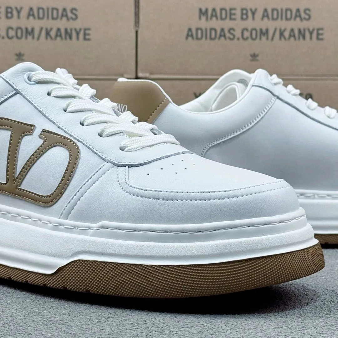 Valentino Rockstud White Platform Sneakers — Photo 14